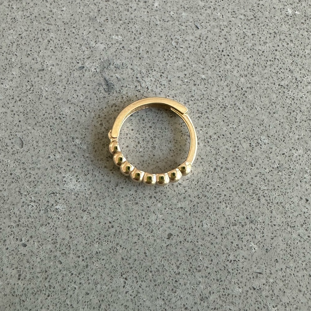 Mejuri single beaded huggie hoop